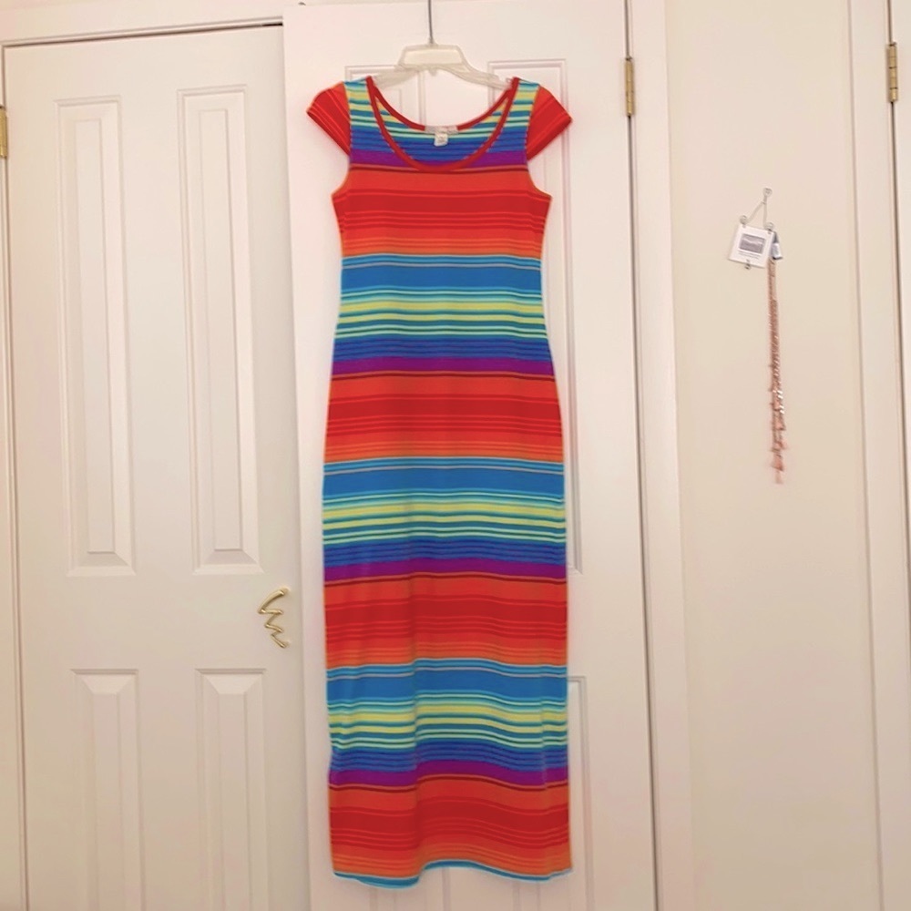 Beautiful Derek Heart dress. Comfortable and Good condition😎